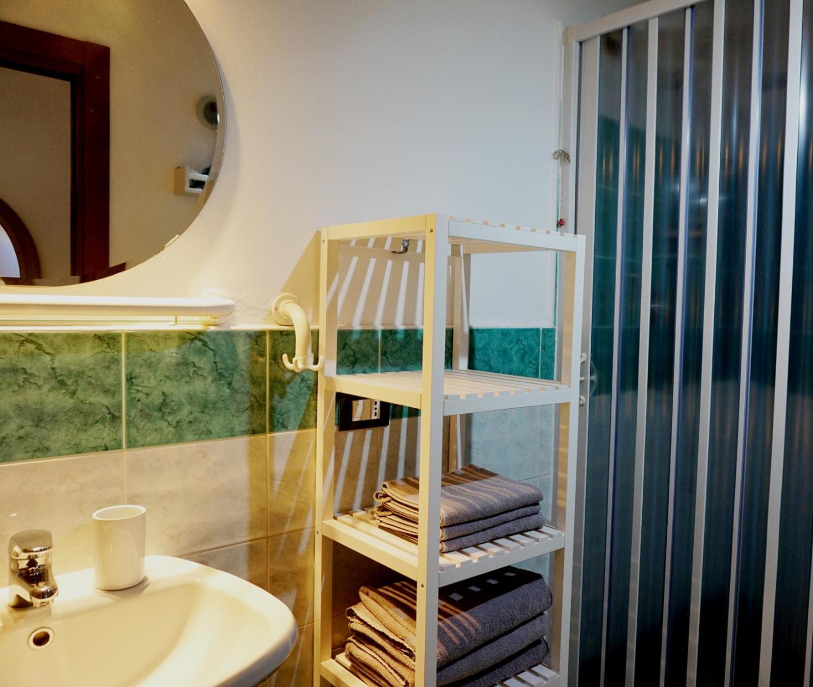 Studio Apartment Vicolo Lavandai Milano Rum bild